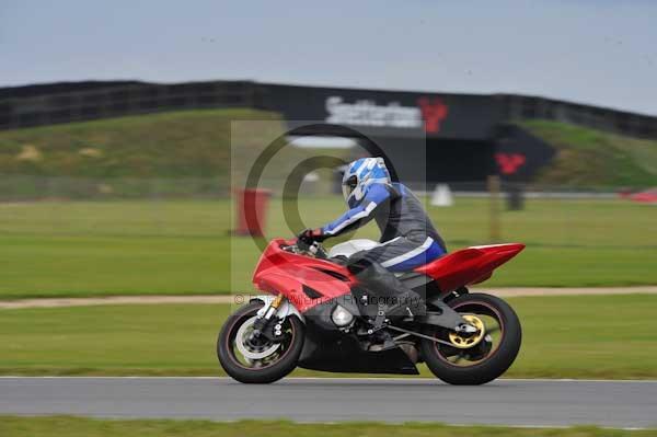 Motorcycle action photographs;Ty croes;anglesey;anglesey photographs;event digital images;eventdigitalimages;no limits trackday;peter wileman photography;trac mon;trackday;trackday digital images;trackday photos