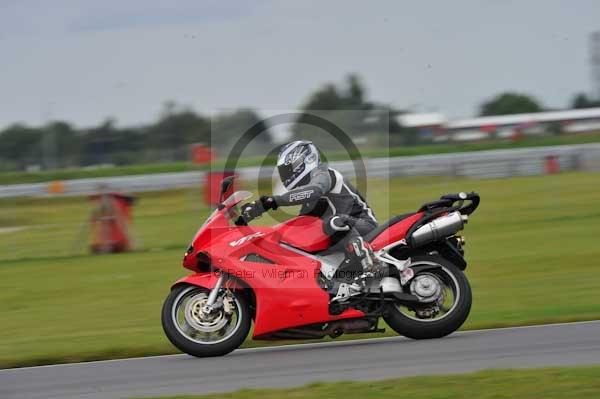 Motorcycle action photographs;Ty croes;anglesey;anglesey photographs;event digital images;eventdigitalimages;no limits trackday;peter wileman photography;trac mon;trackday;trackday digital images;trackday photos