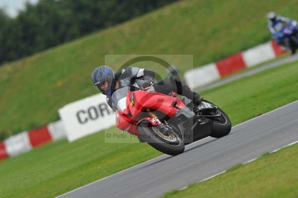 Motorcycle action photographs;Ty croes;anglesey;anglesey photographs;event digital images;eventdigitalimages;no limits trackday;peter wileman photography;trac mon;trackday;trackday digital images;trackday photos