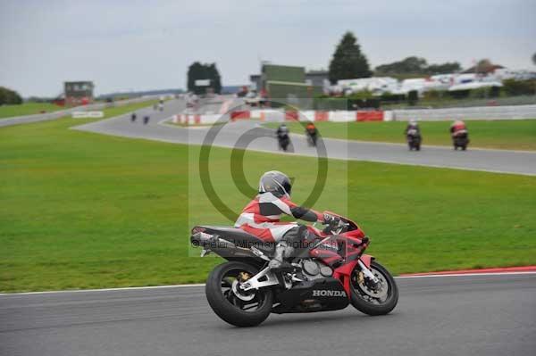 Motorcycle action photographs;Ty croes;anglesey;anglesey photographs;event digital images;eventdigitalimages;no limits trackday;peter wileman photography;trac mon;trackday;trackday digital images;trackday photos