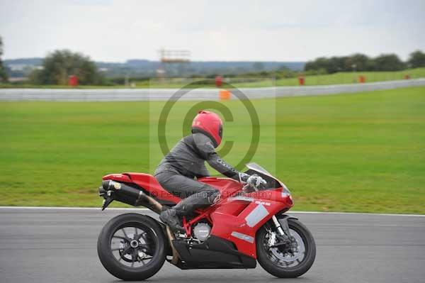 Motorcycle action photographs;Ty croes;anglesey;anglesey photographs;event digital images;eventdigitalimages;no limits trackday;peter wileman photography;trac mon;trackday;trackday digital images;trackday photos