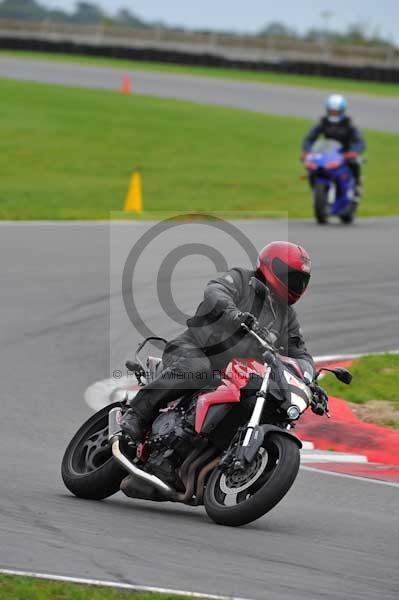 Motorcycle action photographs;Ty croes;anglesey;anglesey photographs;event digital images;eventdigitalimages;no limits trackday;peter wileman photography;trac mon;trackday;trackday digital images;trackday photos