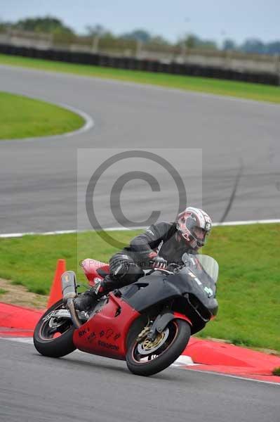 Motorcycle action photographs;Ty croes;anglesey;anglesey photographs;event digital images;eventdigitalimages;no limits trackday;peter wileman photography;trac mon;trackday;trackday digital images;trackday photos