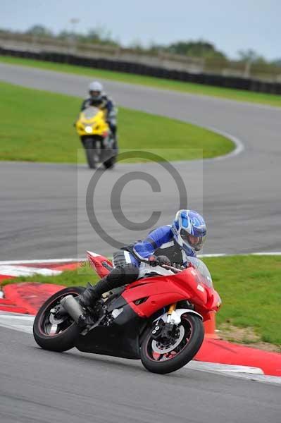 Motorcycle action photographs;Ty croes;anglesey;anglesey photographs;event digital images;eventdigitalimages;no limits trackday;peter wileman photography;trac mon;trackday;trackday digital images;trackday photos