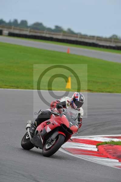 Motorcycle action photographs;Ty croes;anglesey;anglesey photographs;event digital images;eventdigitalimages;no limits trackday;peter wileman photography;trac mon;trackday;trackday digital images;trackday photos