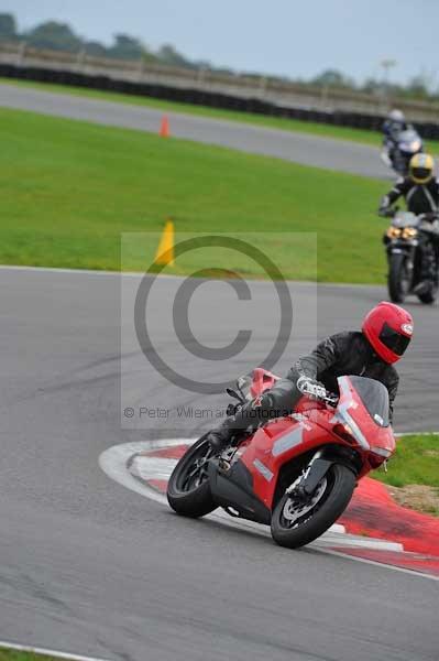 Motorcycle action photographs;Ty croes;anglesey;anglesey photographs;event digital images;eventdigitalimages;no limits trackday;peter wileman photography;trac mon;trackday;trackday digital images;trackday photos