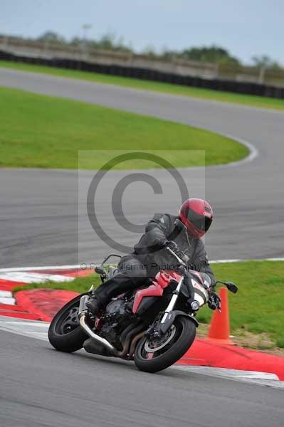 Motorcycle action photographs;Ty croes;anglesey;anglesey photographs;event digital images;eventdigitalimages;no limits trackday;peter wileman photography;trac mon;trackday;trackday digital images;trackday photos