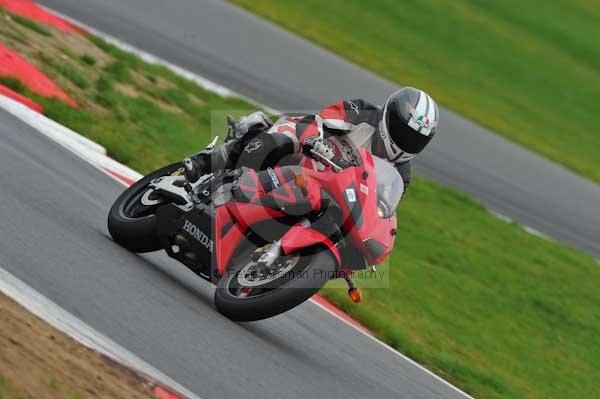 Motorcycle action photographs;Ty croes;anglesey;anglesey photographs;event digital images;eventdigitalimages;no limits trackday;peter wileman photography;trac mon;trackday;trackday digital images;trackday photos