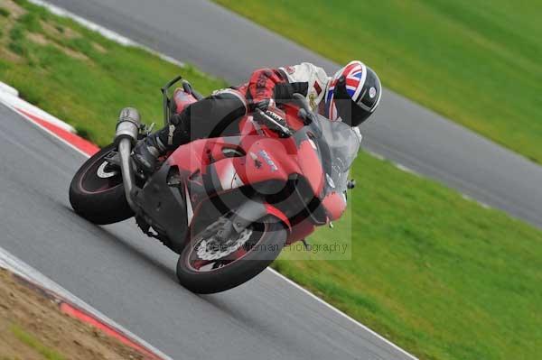 Motorcycle action photographs;Ty croes;anglesey;anglesey photographs;event digital images;eventdigitalimages;no limits trackday;peter wileman photography;trac mon;trackday;trackday digital images;trackday photos