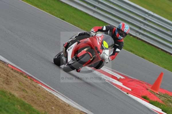 Motorcycle action photographs;Ty croes;anglesey;anglesey photographs;event digital images;eventdigitalimages;no limits trackday;peter wileman photography;trac mon;trackday;trackday digital images;trackday photos