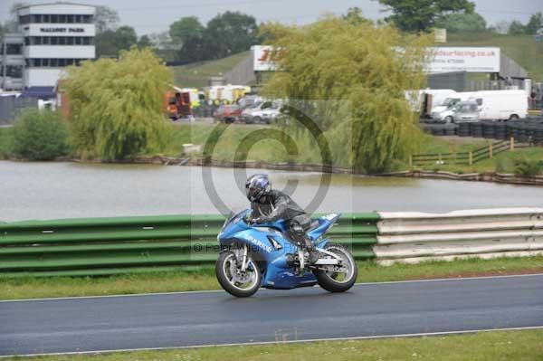 enduro digital images, endurodigitalimages, event digital images, eventdigitalimages, no limits, peter wileman photography, racing digital images, trackday digital images, trackday photos, vmcc banbury run