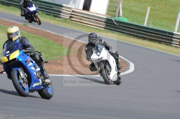 enduro digital images, endurodigitalimages, event digital images, eventdigitalimages, no limits, peter wileman photography, racing digital images, trackday digital images, trackday photos, vmcc banbury run