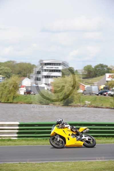 enduro digital images, endurodigitalimages, event digital images, eventdigitalimages, no limits, peter wileman photography, racing digital images, trackday digital images, trackday photos, vmcc banbury run