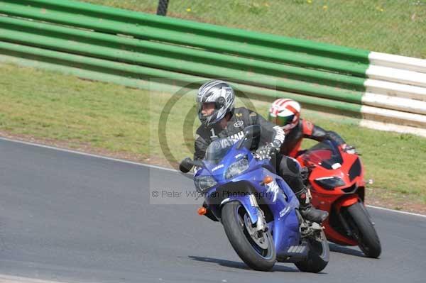 enduro digital images, endurodigitalimages, event digital images, eventdigitalimages, no limits, peter wileman photography, racing digital images, trackday digital images, trackday photos, vmcc banbury run