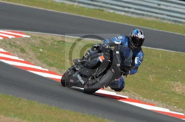 enduro digital images, endurodigitalimages, event digital images, eventdigitalimages, no limits, peter wileman photography, racing digital images, trackday digital images, trackday photos, vmcc banbury run