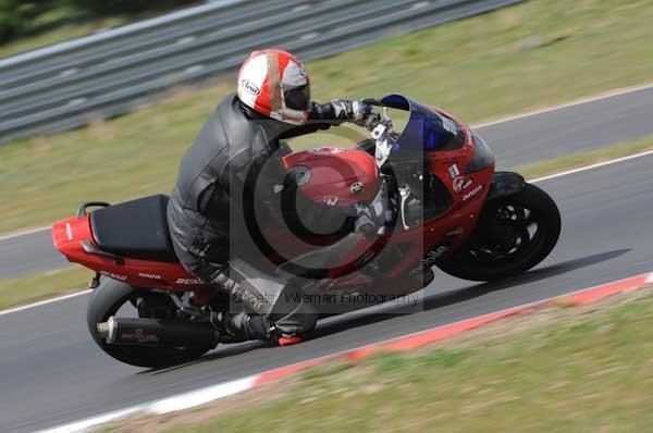 enduro digital images, endurodigitalimages, event digital images, eventdigitalimages, no limits, peter wileman photography, racing digital images, trackday digital images, trackday photos, vmcc banbury run