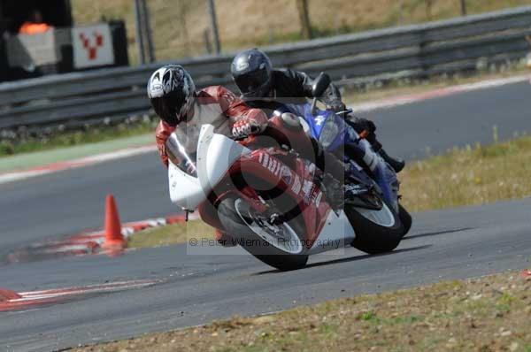 enduro digital images, endurodigitalimages, event digital images, eventdigitalimages, no limits, peter wileman photography, racing digital images, trackday digital images, trackday photos, vmcc banbury run