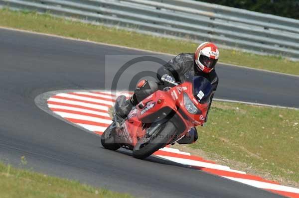 enduro digital images, endurodigitalimages, event digital images, eventdigitalimages, no limits, peter wileman photography, racing digital images, trackday digital images, trackday photos, vmcc banbury run