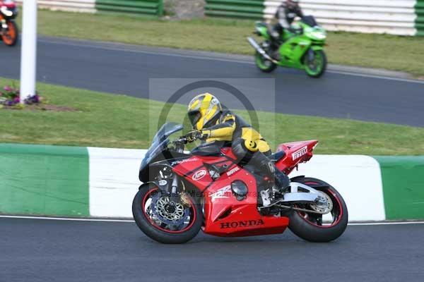 enduro digital images, endurodigitalimages, event digital images, eventdigitalimages, no limits, peter wileman photography, racing digital images, trackday digital images, trackday photos, vmcc banbury run