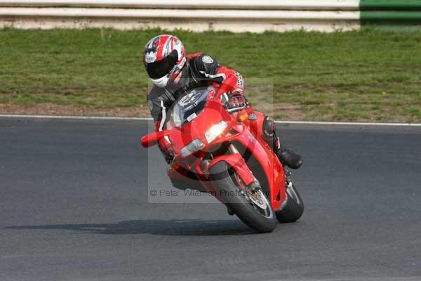 enduro digital images, endurodigitalimages, event digital images, eventdigitalimages, no limits, peter wileman photography, racing digital images, trackday digital images, trackday photos, vmcc banbury run