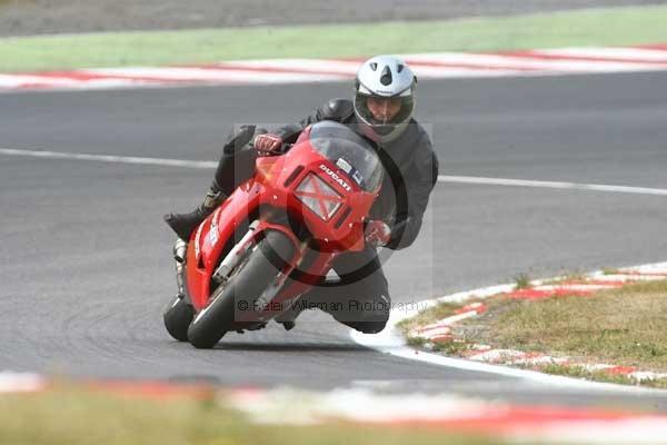 enduro digital images, endurodigitalimages, event digital images, eventdigitalimages, no limits, peter wileman photography, racing digital images, trackday digital images, trackday photos, vmcc banbury run