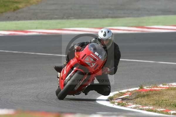 enduro digital images, endurodigitalimages, event digital images, eventdigitalimages, no limits, peter wileman photography, racing digital images, trackday digital images, trackday photos, vmcc banbury run