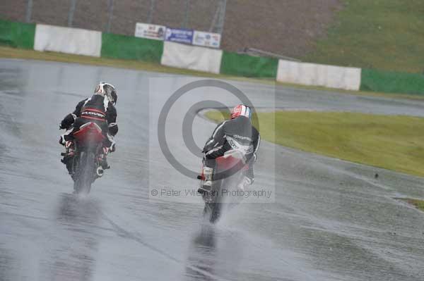 enduro digital images, endurodigitalimages, event digital images, eventdigitalimages, no limits, peter wileman photography, racing digital images, trackday digital images, trackday photos, vmcc banbury run