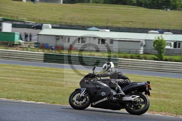 enduro digital images, endurodigitalimages, event digital images, eventdigitalimages, no limits, peter wileman photography, racing digital images, trackday digital images, trackday photos, vmcc banbury run