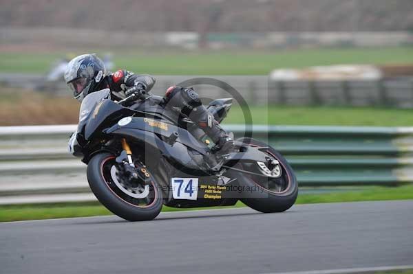 Mallory park Leicestershire;Mallory park photographs;Motorcycle action photographs;event digital images;eventdigitalimages;mallory park;no limits trackday;peter wileman photography;trackday;trackday digital images;trackday photos