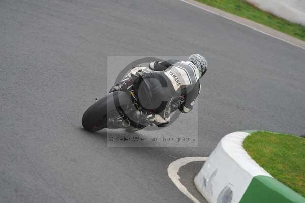 Mallory park Leicestershire;Mallory park photographs;Motorcycle action photographs;event digital images;eventdigitalimages;mallory park;no limits trackday;peter wileman photography;trackday;trackday digital images;trackday photos