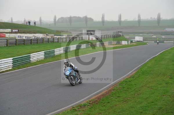 Mallory park Leicestershire;Mallory park photographs;Motorcycle action photographs;event digital images;eventdigitalimages;mallory park;no limits trackday;peter wileman photography;trackday;trackday digital images;trackday photos