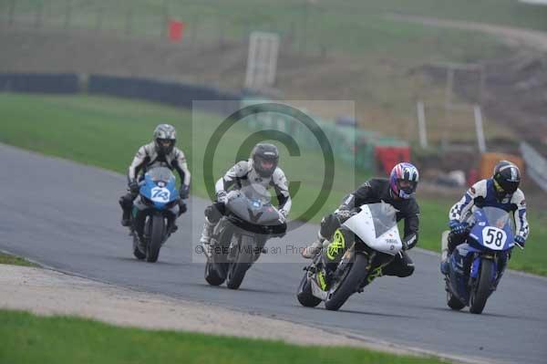 Mallory park Leicestershire;Mallory park photographs;Motorcycle action photographs;event digital images;eventdigitalimages;mallory park;no limits trackday;peter wileman photography;trackday;trackday digital images;trackday photos