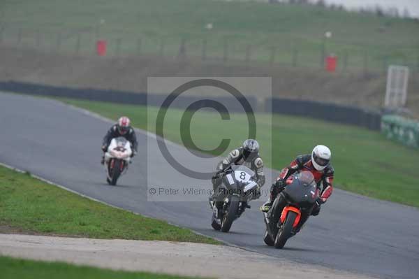 Mallory park Leicestershire;Mallory park photographs;Motorcycle action photographs;event digital images;eventdigitalimages;mallory park;no limits trackday;peter wileman photography;trackday;trackday digital images;trackday photos