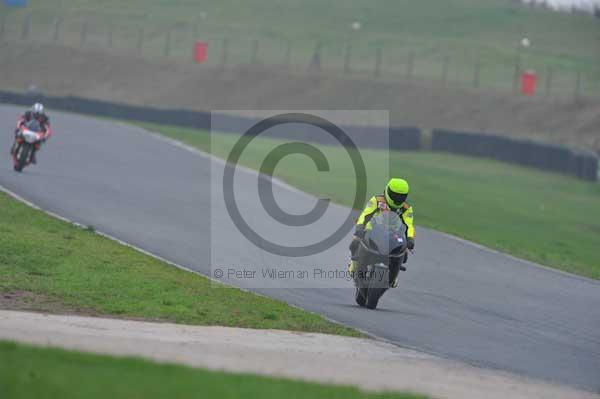 Mallory park Leicestershire;Mallory park photographs;Motorcycle action photographs;event digital images;eventdigitalimages;mallory park;no limits trackday;peter wileman photography;trackday;trackday digital images;trackday photos