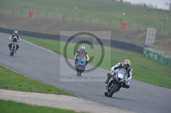 Mallory park Leicestershire;Mallory park photographs;Motorcycle action photographs;event digital images;eventdigitalimages;mallory park;no limits trackday;peter wileman photography;trackday;trackday digital images;trackday photos