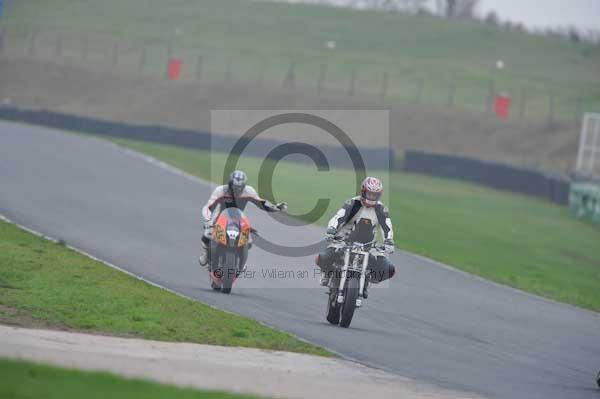 Mallory park Leicestershire;Mallory park photographs;Motorcycle action photographs;event digital images;eventdigitalimages;mallory park;no limits trackday;peter wileman photography;trackday;trackday digital images;trackday photos