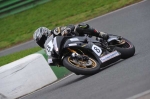 Mallory-park-Leicestershire;Mallory-park-photographs;Motorcycle-action-photographs;event-digital-images;eventdigitalimages;mallory-park;no-limits-trackday;peter-wileman-photography;trackday;trackday-digital-images;trackday-photos