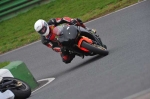 Mallory-park-Leicestershire;Mallory-park-photographs;Motorcycle-action-photographs;event-digital-images;eventdigitalimages;mallory-park;no-limits-trackday;peter-wileman-photography;trackday;trackday-digital-images;trackday-photos