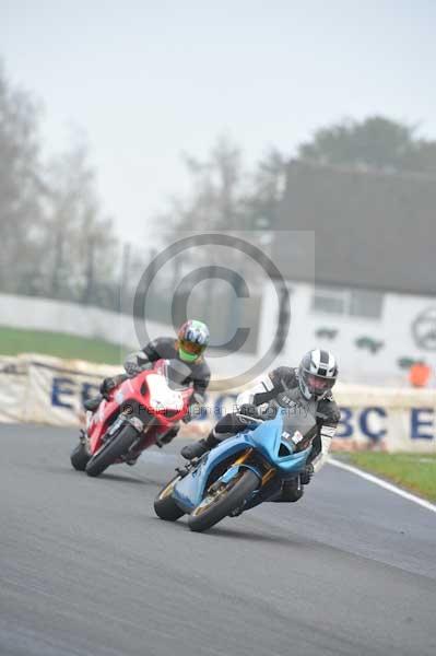 Mallory park Leicestershire;Mallory park photographs;Motorcycle action photographs;event digital images;eventdigitalimages;mallory park;no limits trackday;peter wileman photography;trackday;trackday digital images;trackday photos