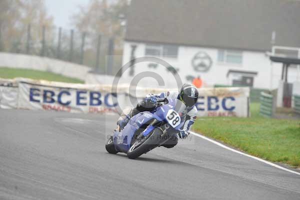 Mallory park Leicestershire;Mallory park photographs;Motorcycle action photographs;event digital images;eventdigitalimages;mallory park;no limits trackday;peter wileman photography;trackday;trackday digital images;trackday photos