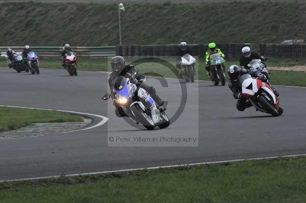 Mallory park Leicestershire;Mallory park photographs;Motorcycle action photographs;event digital images;eventdigitalimages;mallory park;no limits trackday;peter wileman photography;trackday;trackday digital images;trackday photos