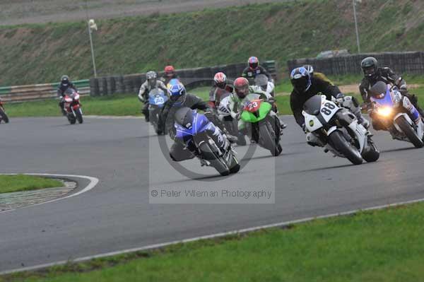 Mallory park Leicestershire;Mallory park photographs;Motorcycle action photographs;event digital images;eventdigitalimages;mallory park;no limits trackday;peter wileman photography;trackday;trackday digital images;trackday photos