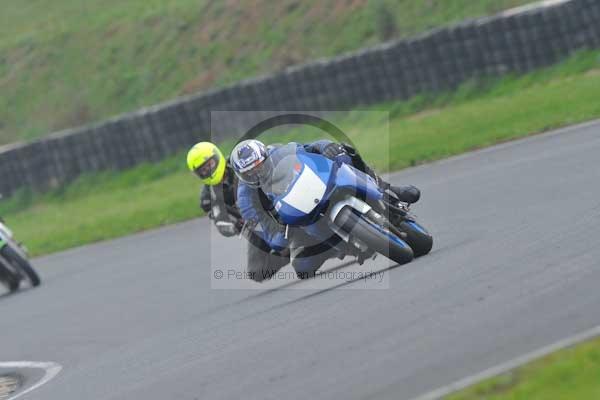 Mallory park Leicestershire;Mallory park photographs;Motorcycle action photographs;event digital images;eventdigitalimages;mallory park;no limits trackday;peter wileman photography;trackday;trackday digital images;trackday photos