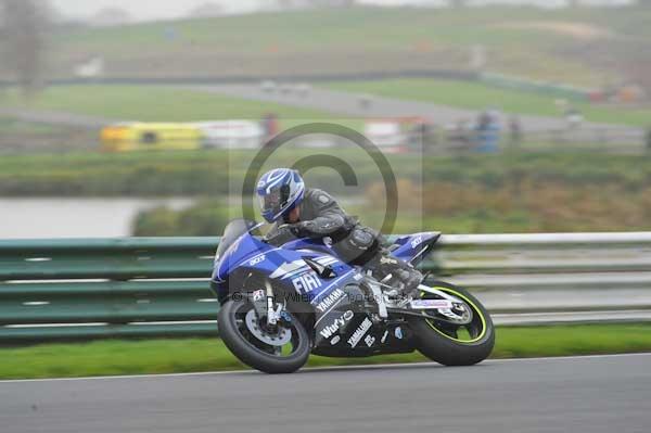 Mallory park Leicestershire;Mallory park photographs;Motorcycle action photographs;event digital images;eventdigitalimages;mallory park;no limits trackday;peter wileman photography;trackday;trackday digital images;trackday photos