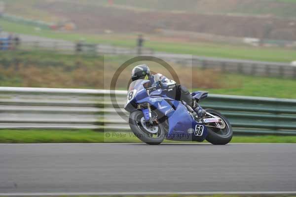 Mallory park Leicestershire;Mallory park photographs;Motorcycle action photographs;event digital images;eventdigitalimages;mallory park;no limits trackday;peter wileman photography;trackday;trackday digital images;trackday photos