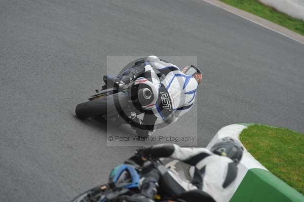 Mallory park Leicestershire;Mallory park photographs;Motorcycle action photographs;event digital images;eventdigitalimages;mallory park;no limits trackday;peter wileman photography;trackday;trackday digital images;trackday photos