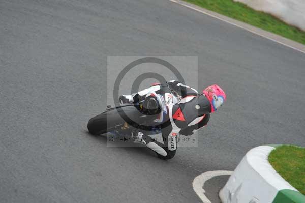 Mallory park Leicestershire;Mallory park photographs;Motorcycle action photographs;event digital images;eventdigitalimages;mallory park;no limits trackday;peter wileman photography;trackday;trackday digital images;trackday photos