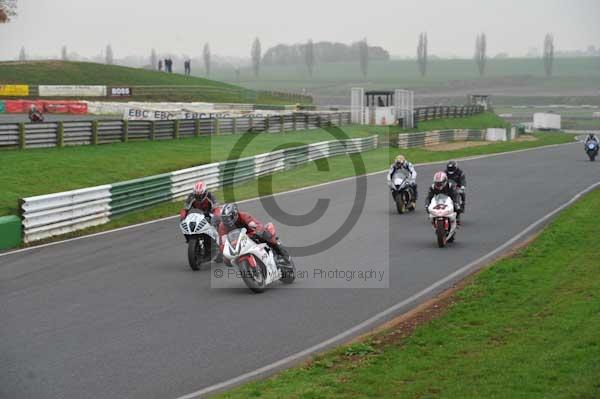 Mallory park Leicestershire;Mallory park photographs;Motorcycle action photographs;event digital images;eventdigitalimages;mallory park;no limits trackday;peter wileman photography;trackday;trackday digital images;trackday photos