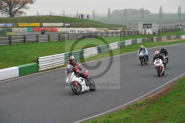 Mallory park Leicestershire;Mallory park photographs;Motorcycle action photographs;event digital images;eventdigitalimages;mallory park;no limits trackday;peter wileman photography;trackday;trackday digital images;trackday photos