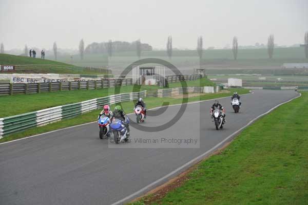 Mallory park Leicestershire;Mallory park photographs;Motorcycle action photographs;event digital images;eventdigitalimages;mallory park;no limits trackday;peter wileman photography;trackday;trackday digital images;trackday photos